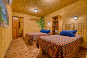  El Sano Banano Beachside Hotel  Монтесума